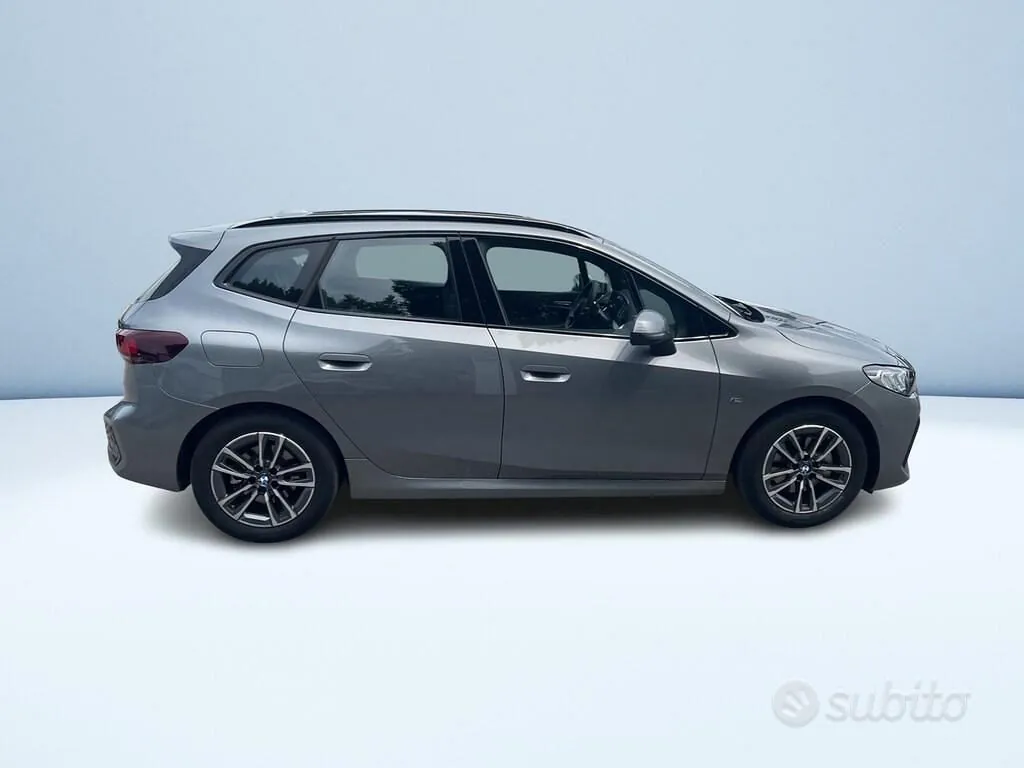 BMW 2 Series 2025 photo 4