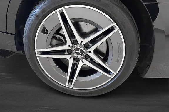 Mercedes-Benz C300 2023 photo 5