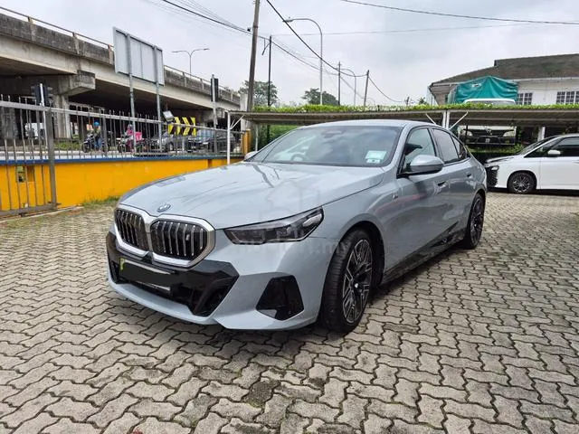 BMW I5