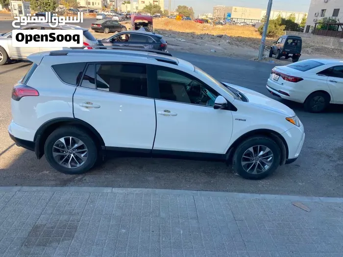 Toyota Rav 4 2017 photo 2