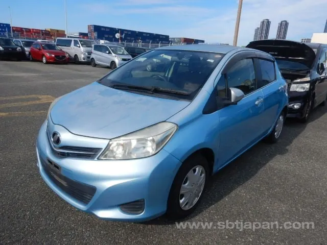 Toyota Vitz 2012 photo 2