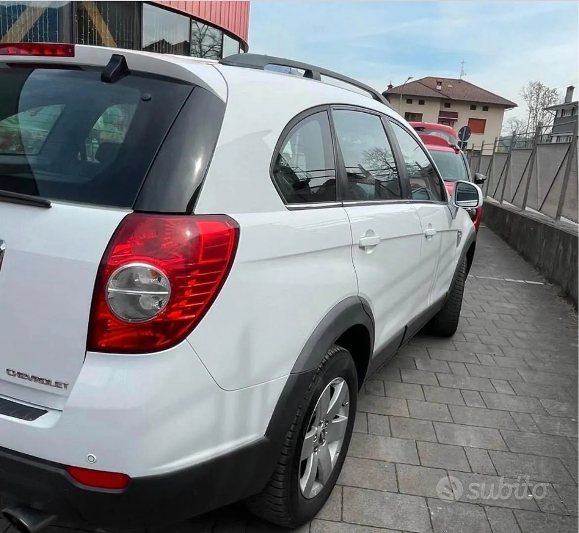 Chevrolet Captiva 2010 photo 2