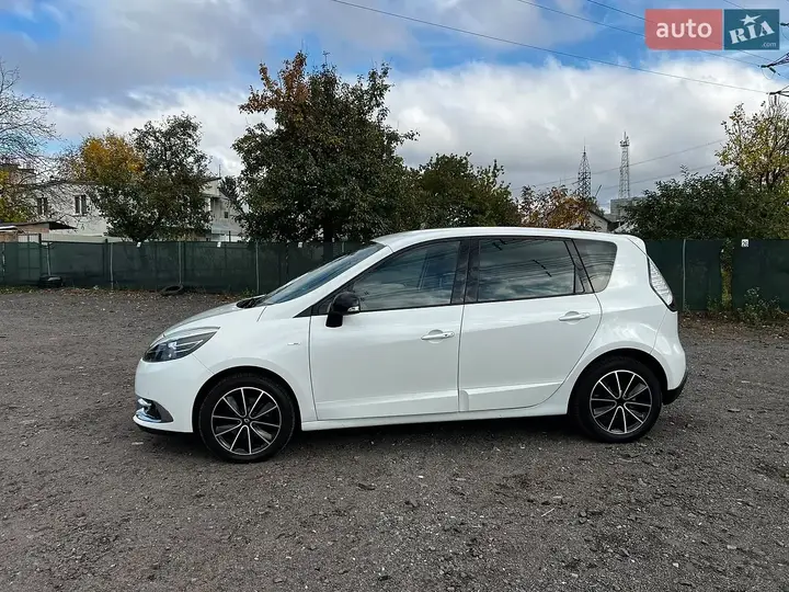 Renault Scenic 2013 photo 2