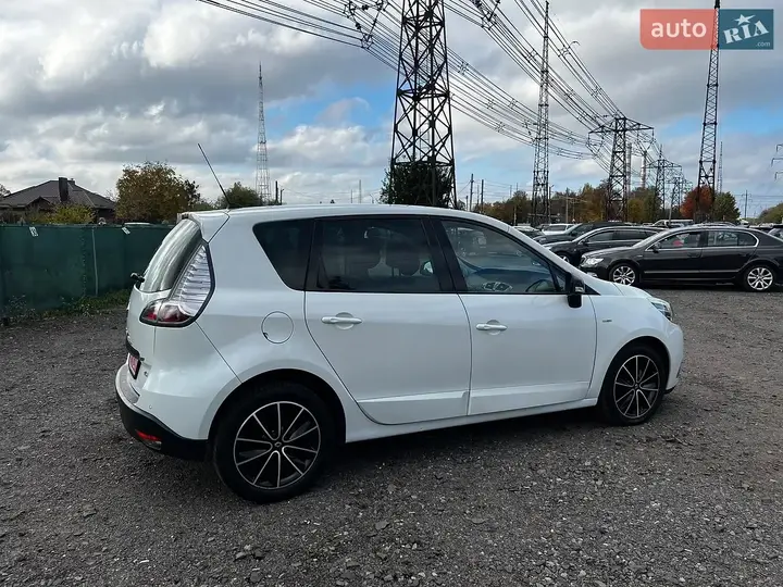 Renault Scenic 2013 photo 4