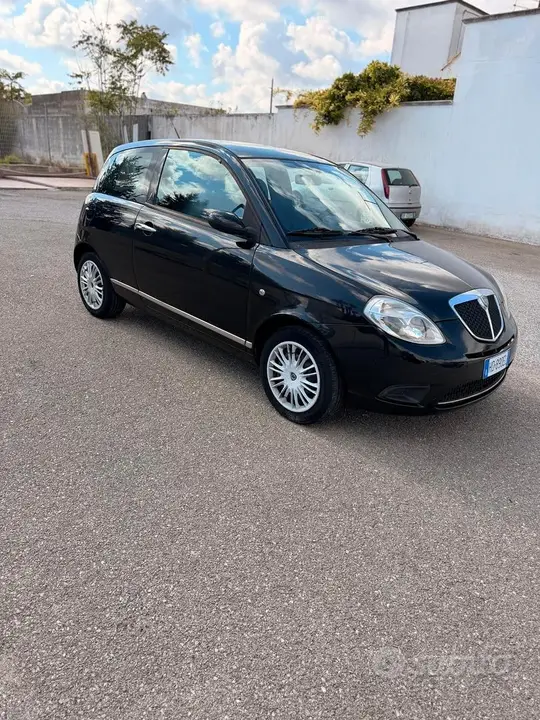 Lancia Ypsilon