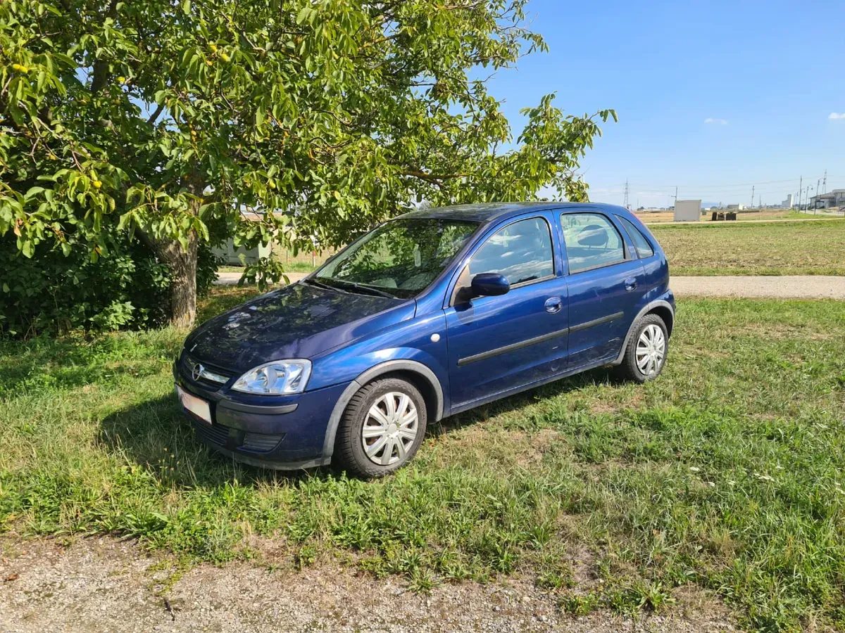 Opel Corsa C 2004 photo 2