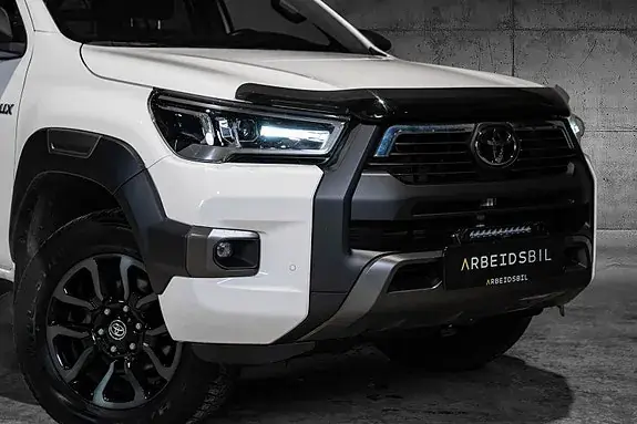 Toyota Hilux 2023 photo 3