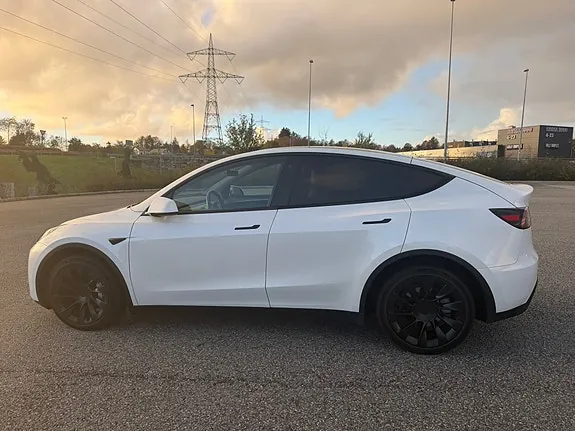Tesla Model Y 2021 photo 5