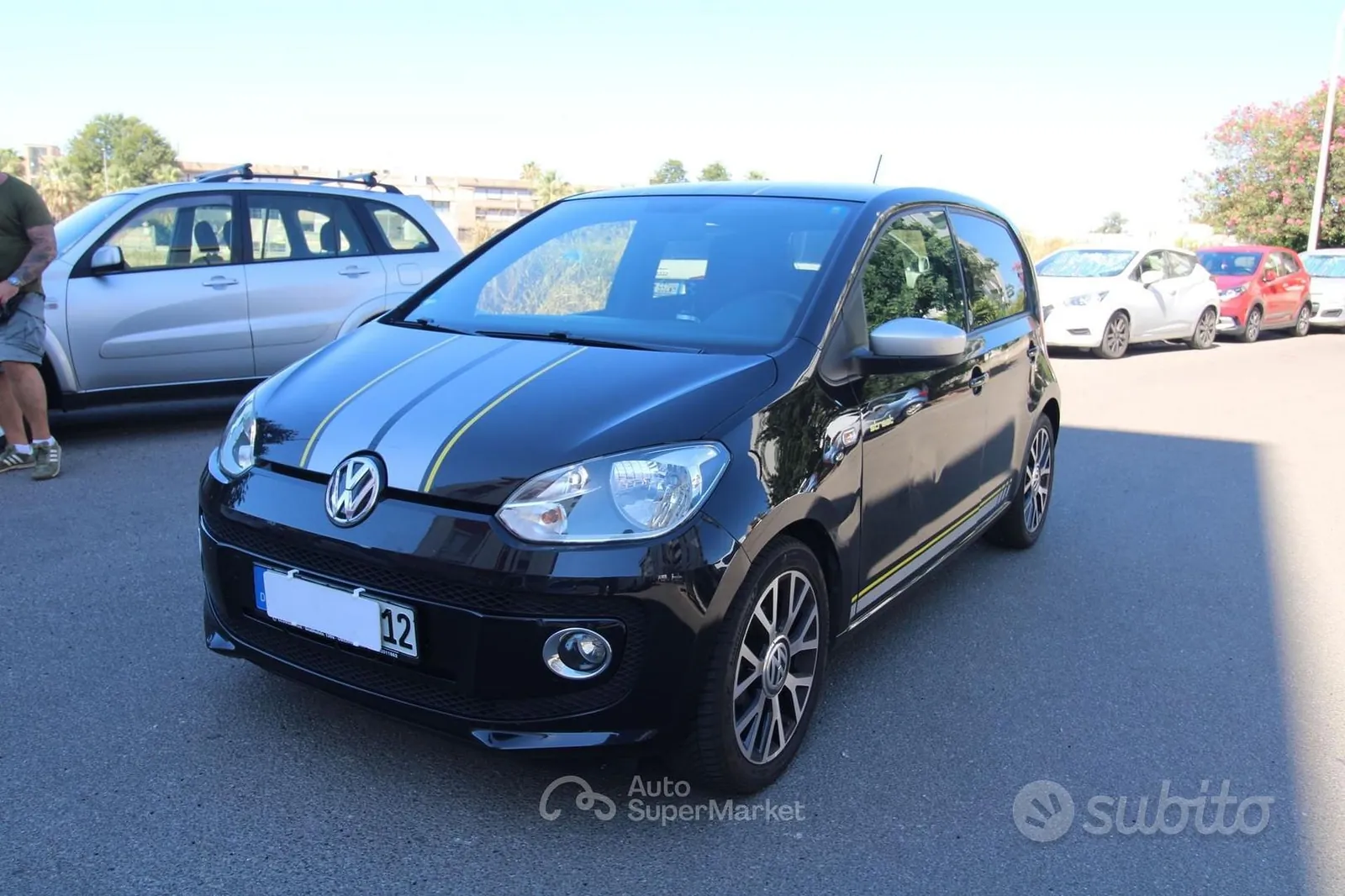 Volkswagen Up 2015 photo 2