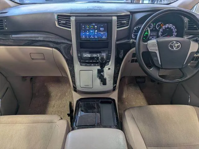 Toyota Alphard 2013 photo 3