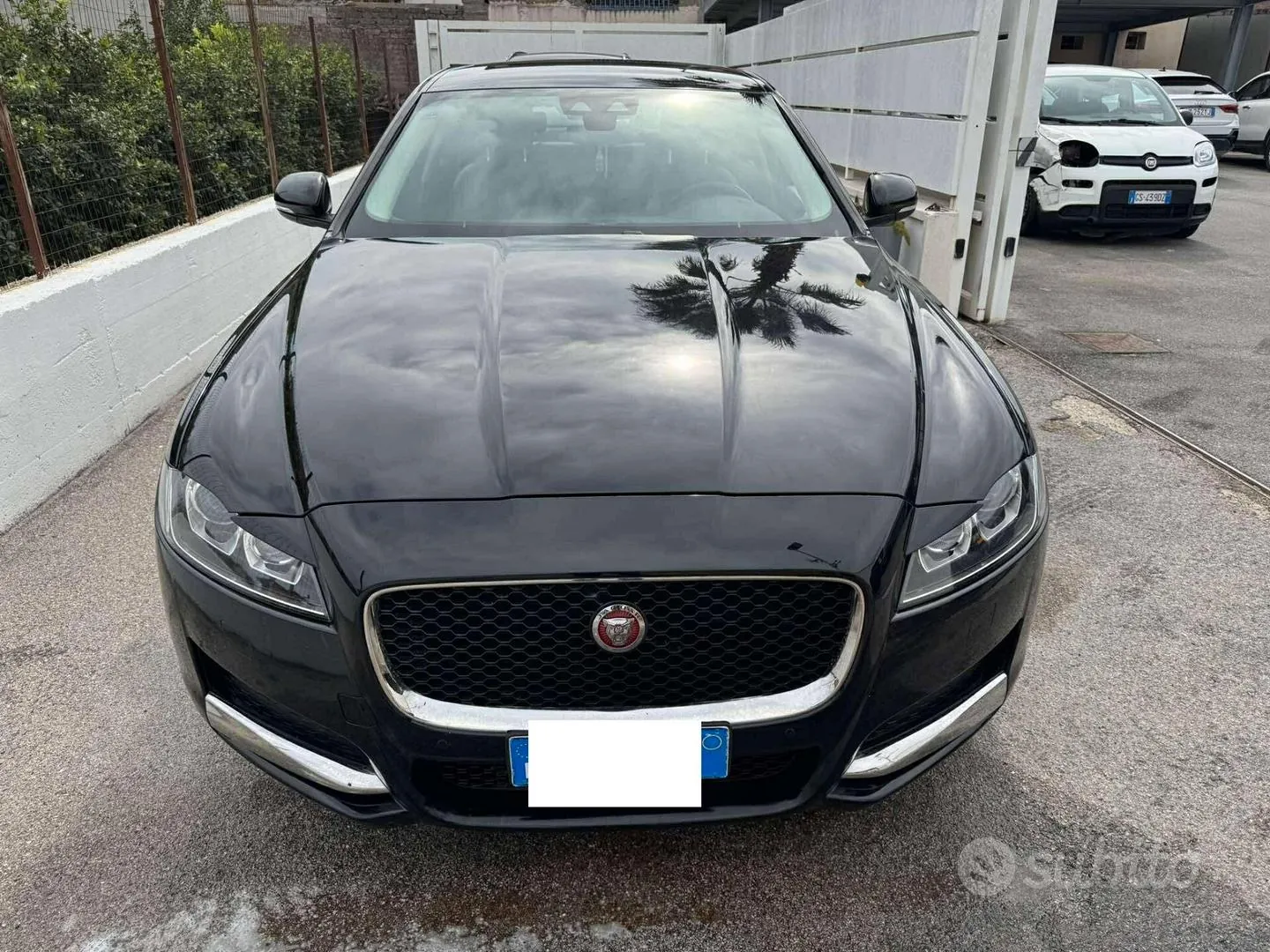 Jaguar Xf 2019 photo 2