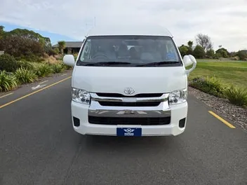Toyota Hiace 2021 photo 3