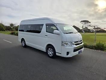 Toyota Hiace 2021 photo 2