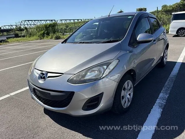 Mazda Demio 2013 photo 2