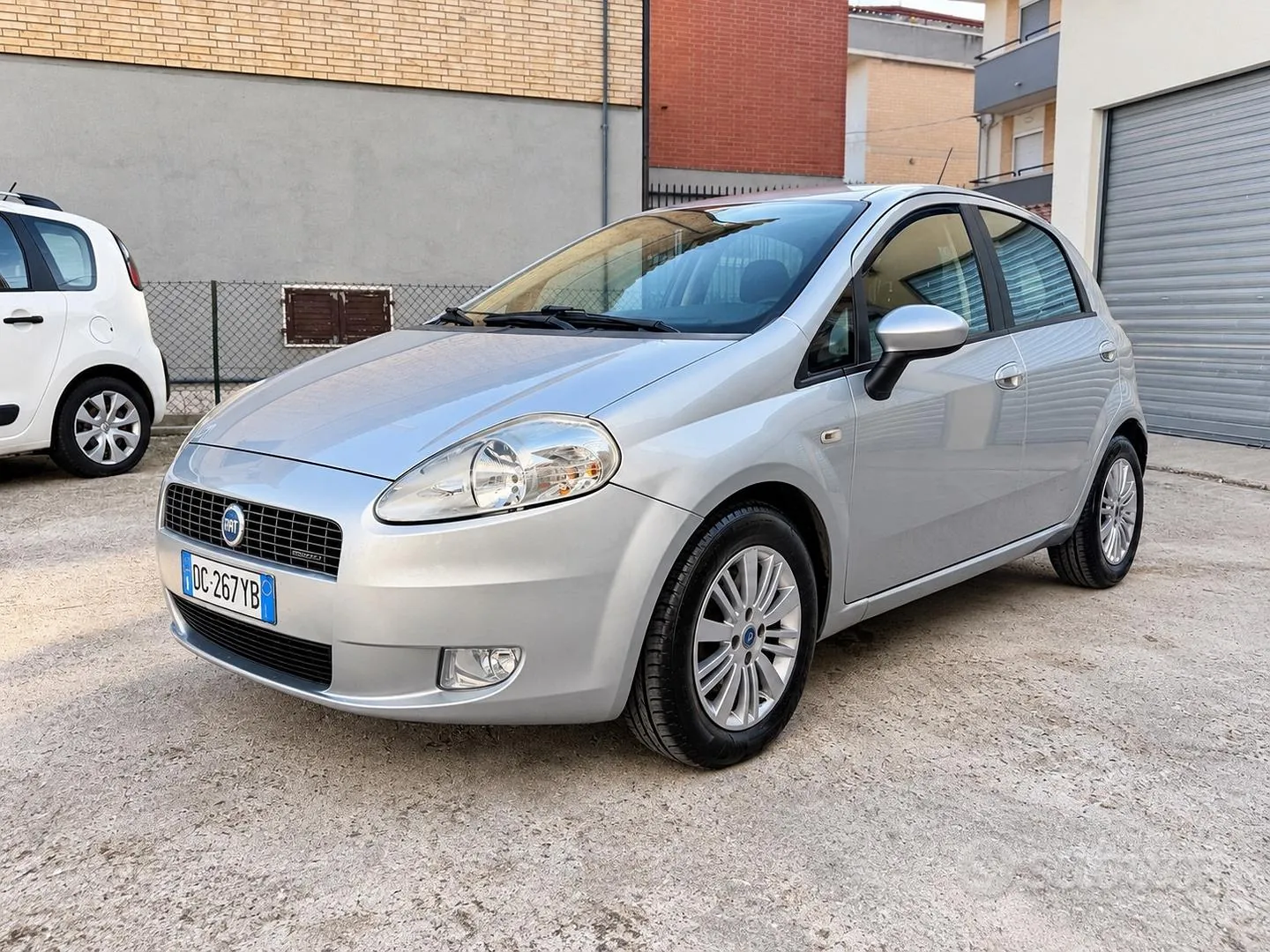 Fiat Grande Punto 2008 photo 2