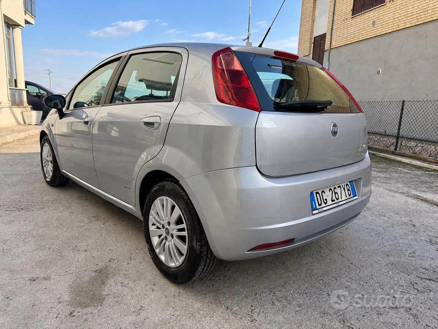 Fiat Grande Punto 2008 photo 3