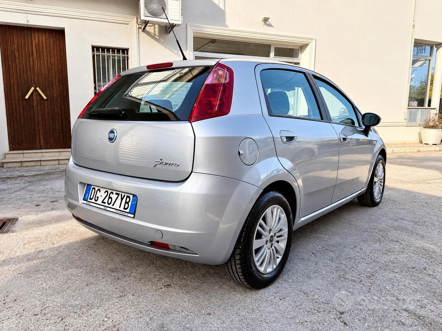 Fiat Grande Punto 2008 photo 4