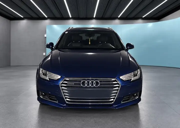 Audi A4 2018 photo 2