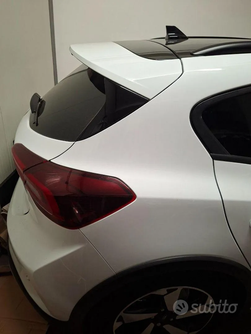 Ford Focus 2024 photo 3