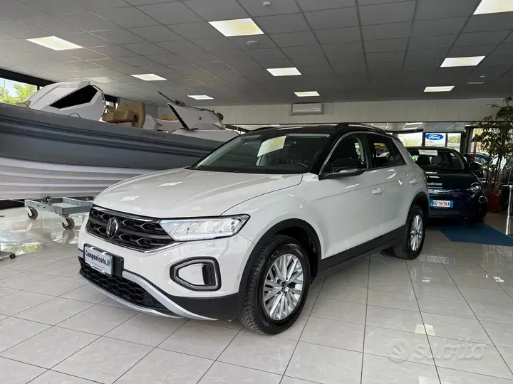 Volkswagen T-Roc 2022 photo 2