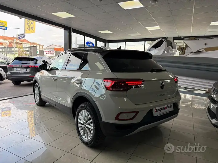 Volkswagen T-Roc 2022 photo 3