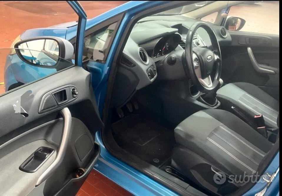Ford Fiesta 2010 photo 3
