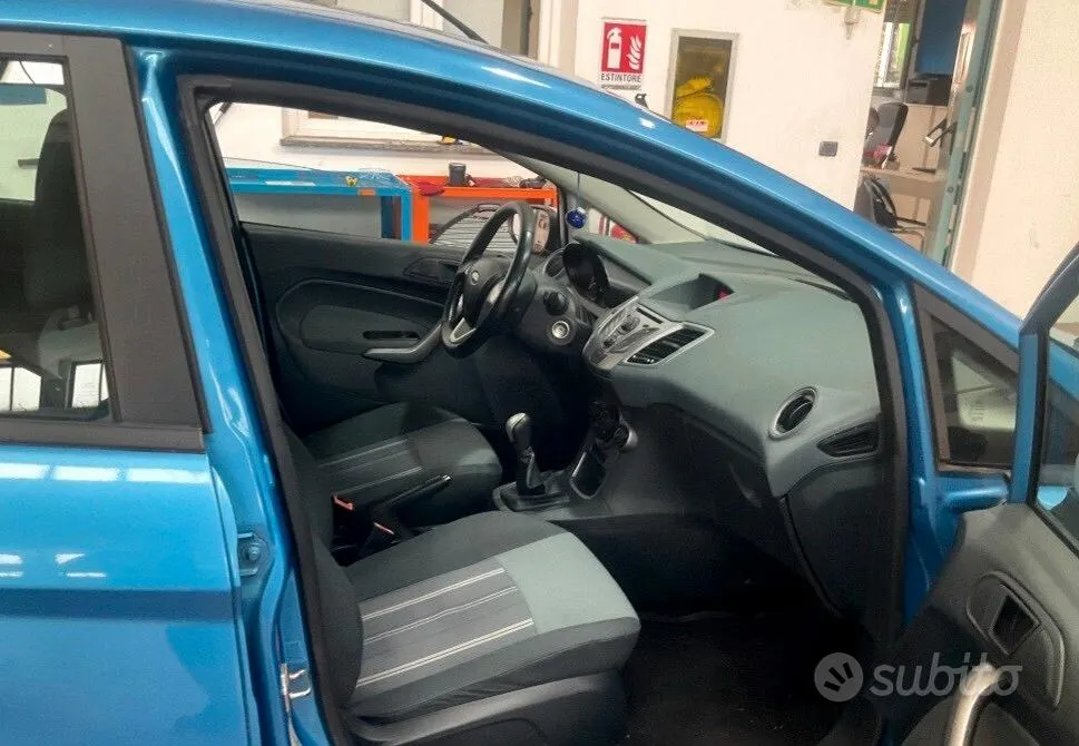 Ford Fiesta 2010 photo 4