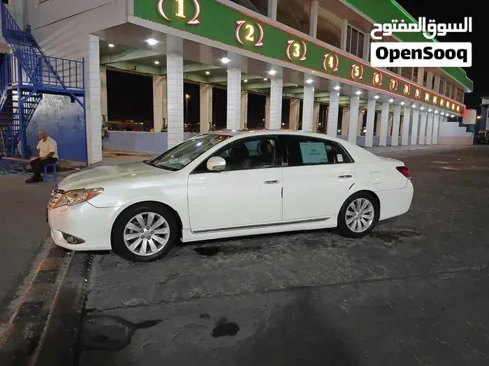 Toyota Avalon 2011 photo 2