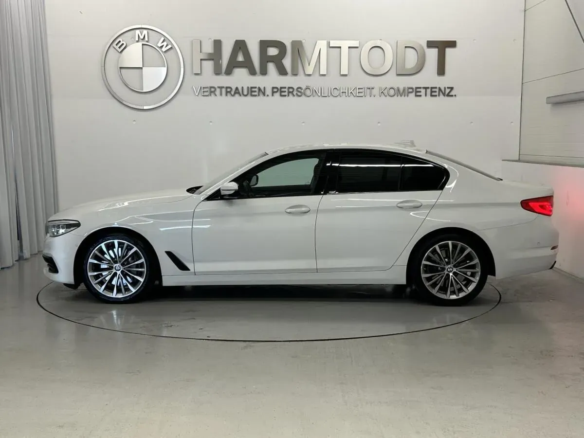 BMW 5 Series 2019 photo 2