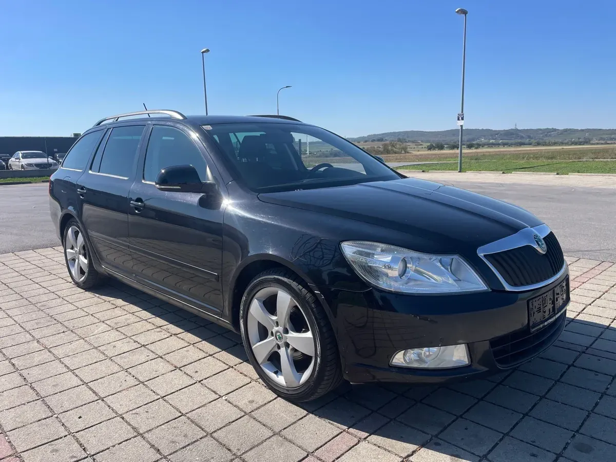 Skoda Octavia 2011 photo 3