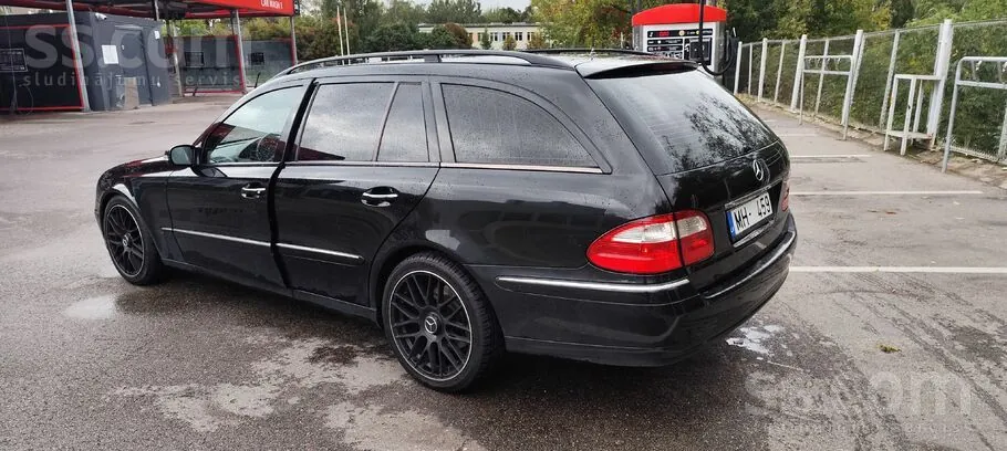 Mercedes-Benz E-Class 2005 photo 4
