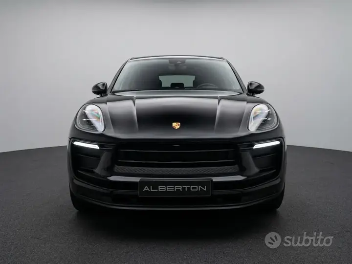 Porsche Macan 2023 photo 2