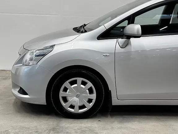 Toyota Verso 2010 photo 2