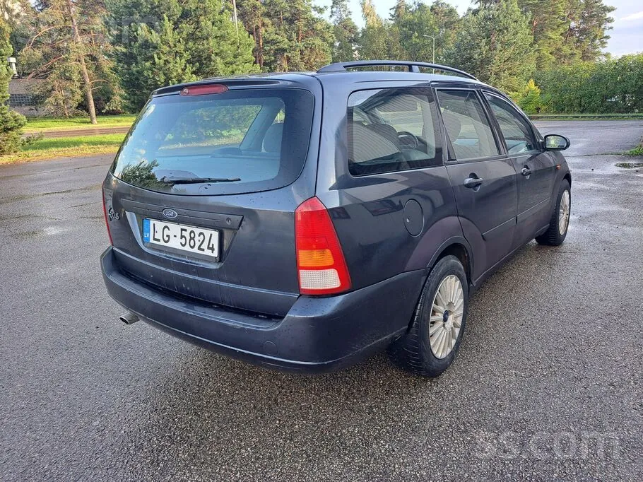 Ford Focus 2000 photo 5