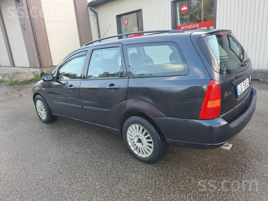 Ford Focus 2000 photo 3