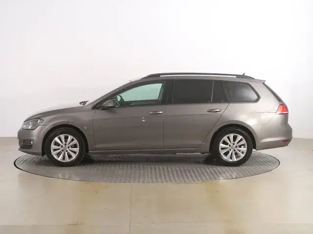 Volkswagen Golf Variant 2017 photo 2