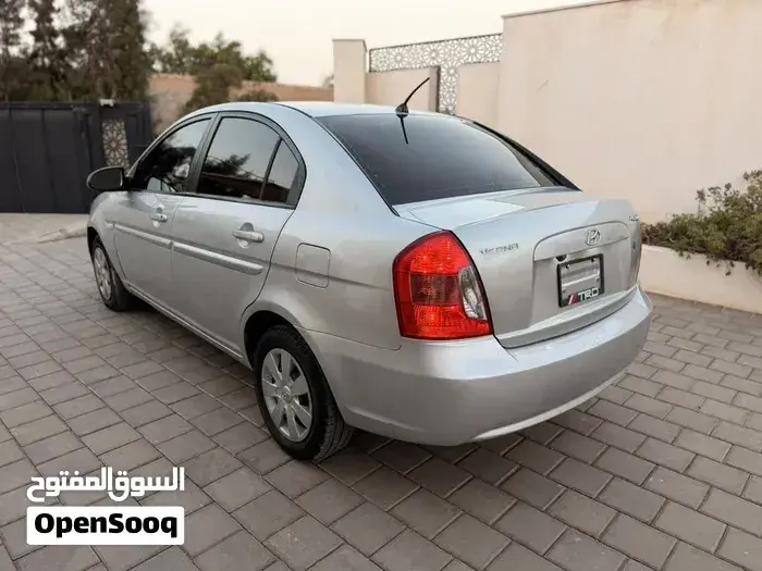 Hyundai Accent 2009 photo 3