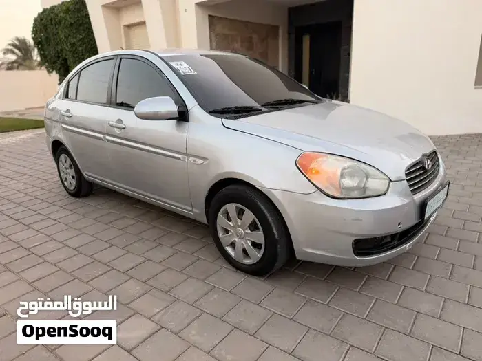 Hyundai Accent 2009 photo 2