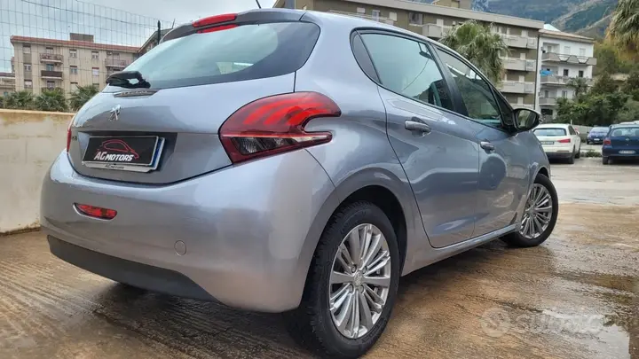 Peugeot 208 2019 photo 4