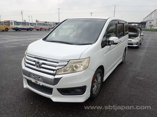 Honda Stepwagen Spada Z 2012 photo 2