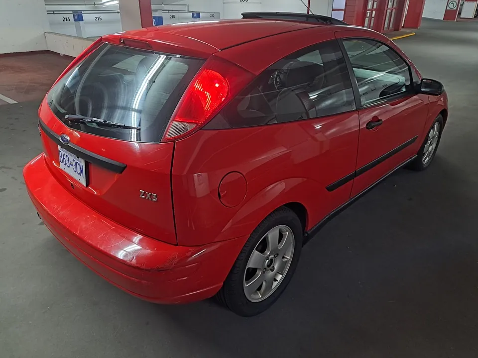 Ford Focus 2001 photo 4
