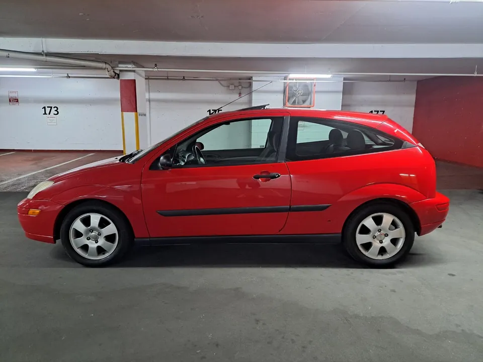 Ford Focus 2001 photo 2