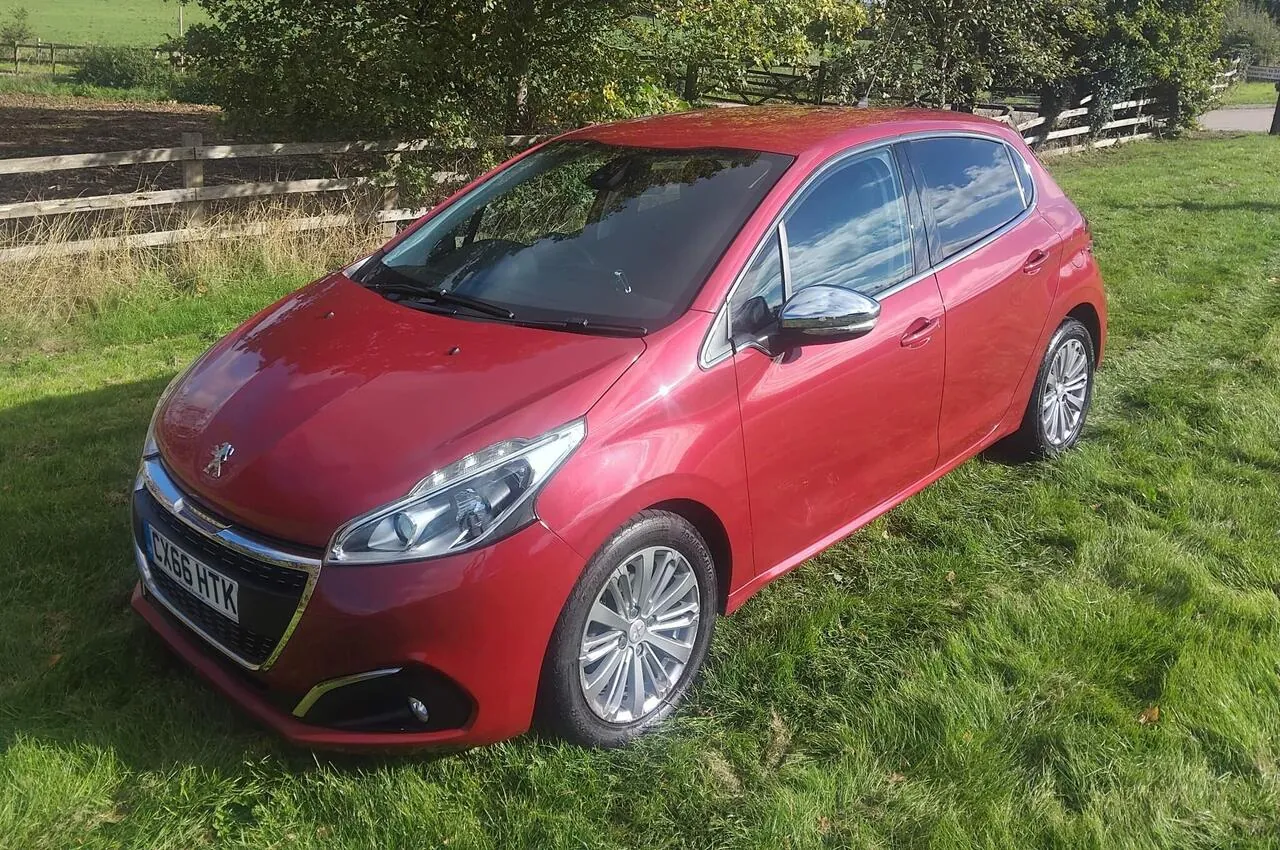 Peugeot 208