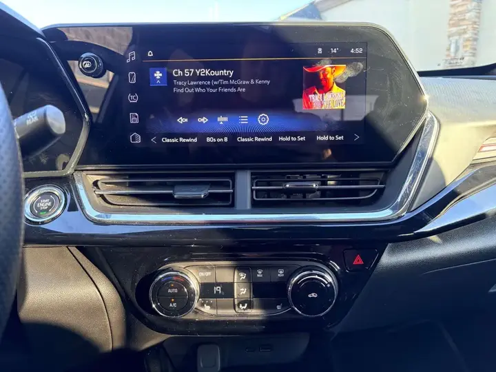 Chevrolet Trax 2025 photo 2