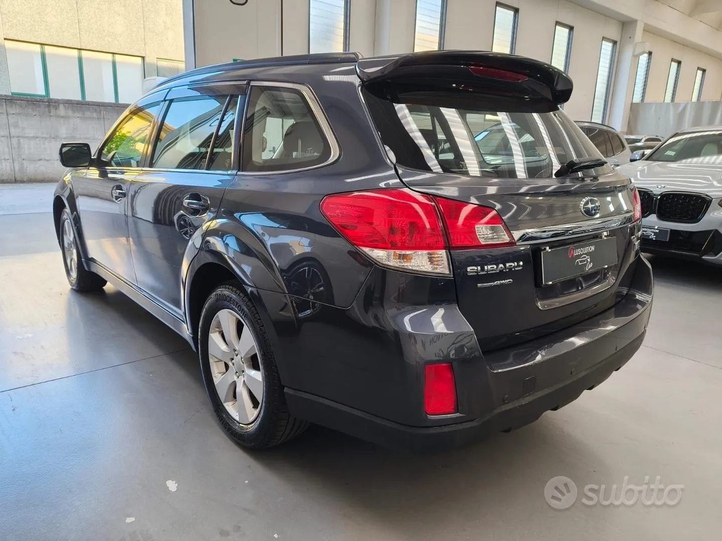 Subaru Outback 2011 photo 5