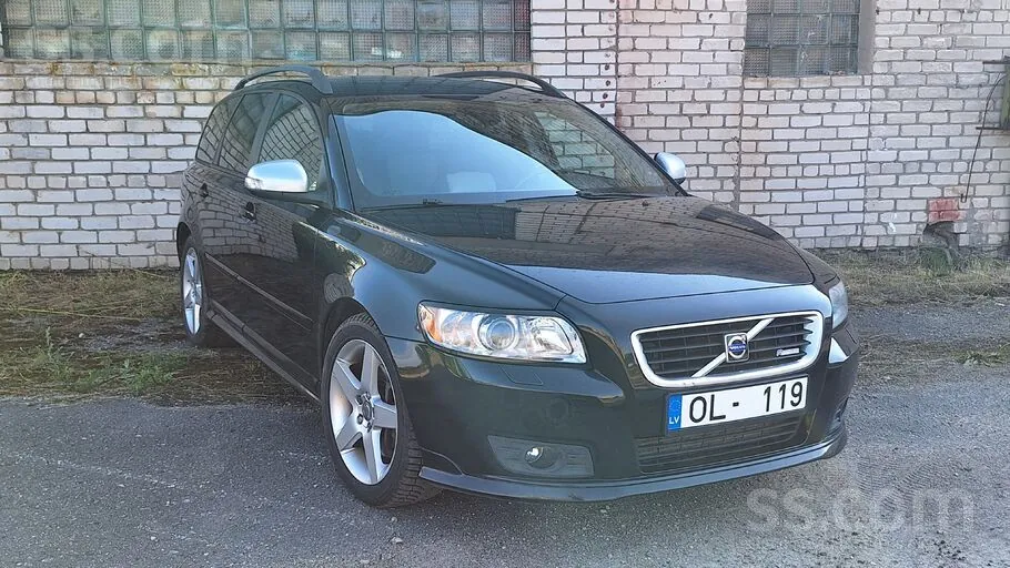 Volvo V50 2010 photo 2