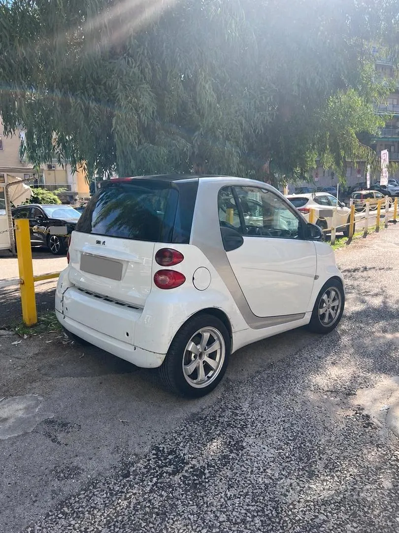 Smart Fortwo 2010 photo 2