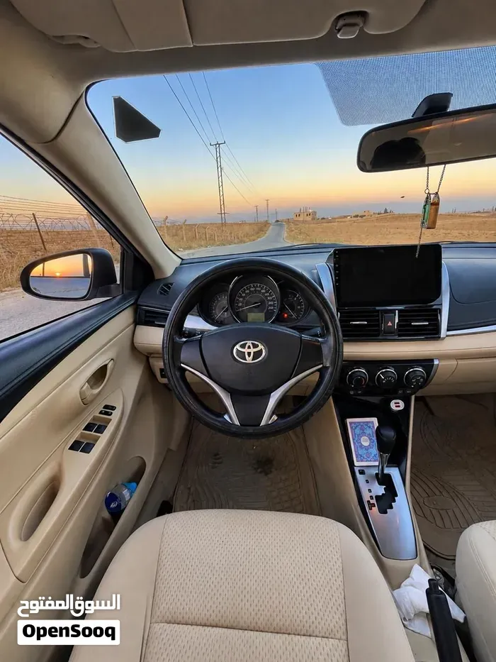 Toyota Yaris 2015 photo 4