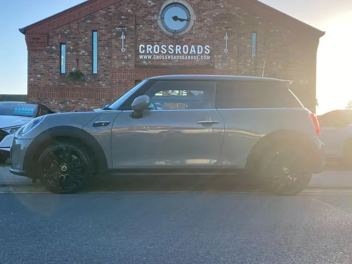 Mini Cooper Se 2022 photo 2