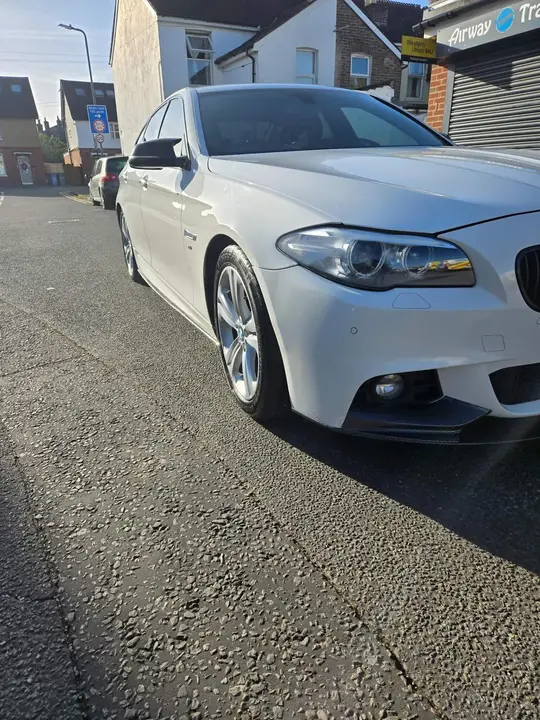 BMW 5 Series 2015 photo 2